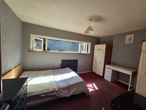 Bedroom- click for photo gallery